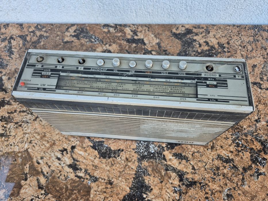 Radio receptor portabil Gloria 3,RP1524-nefuncțional 

- radio este fu