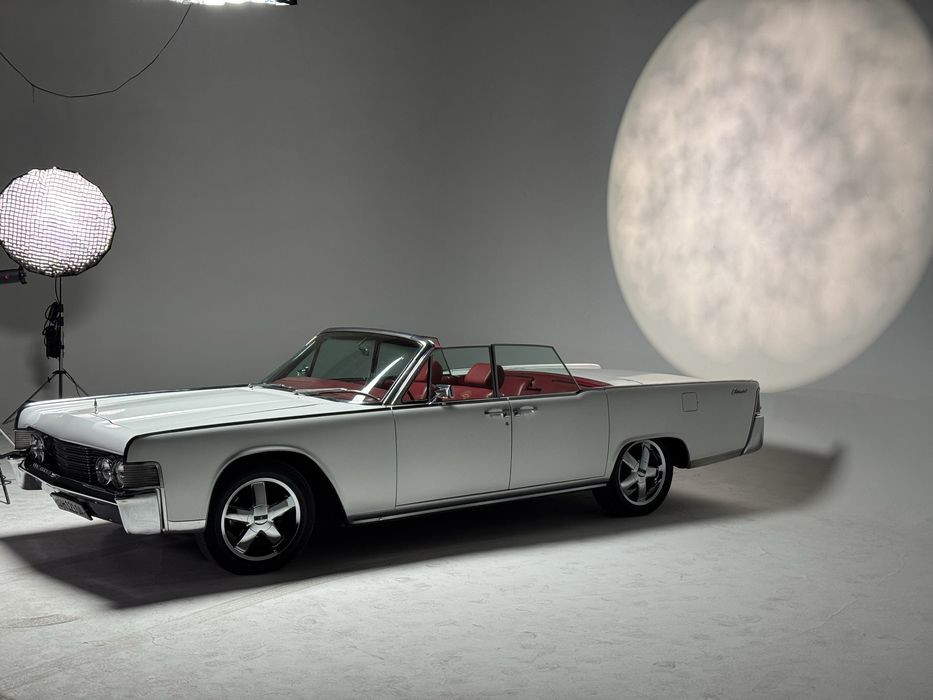 Lincolin continental kabriolet klip va roliklar uchun