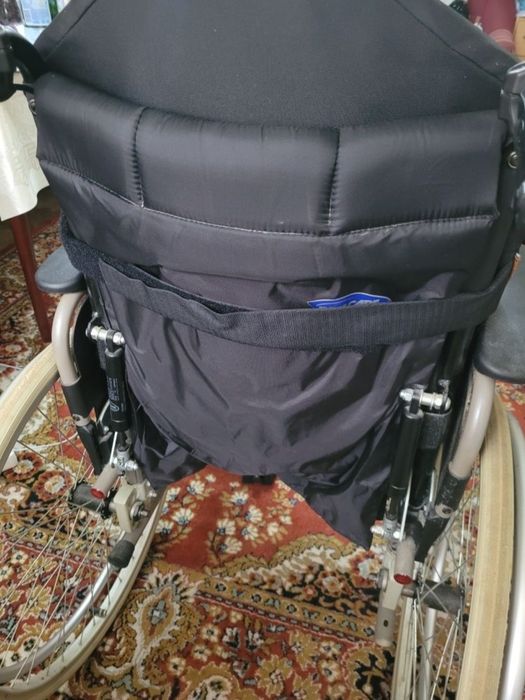 Scaun cu rotile pliabil