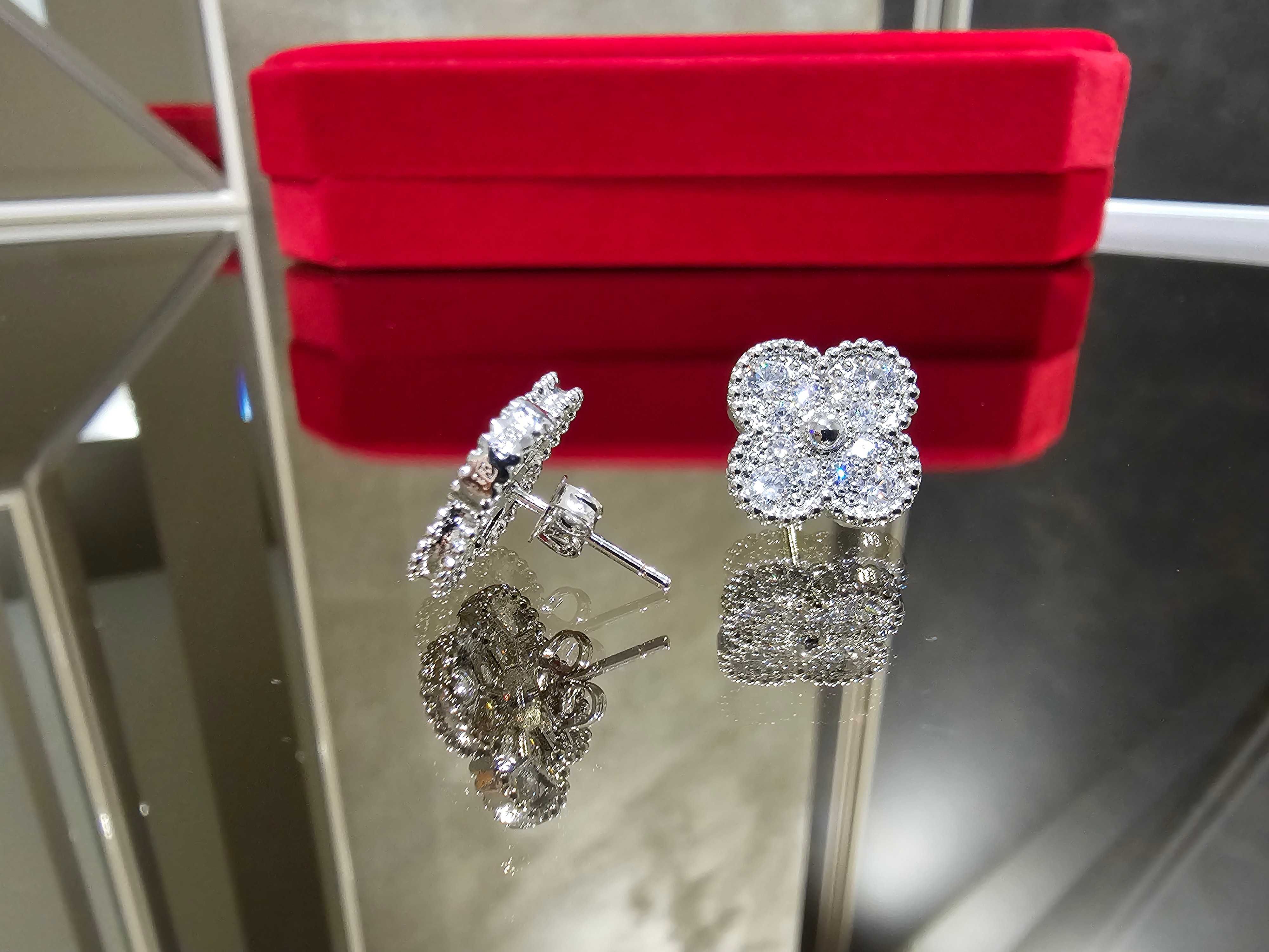 Van Cleef & Arpels VCA Silver Diamond Stud Alhambra Дамски Обеци