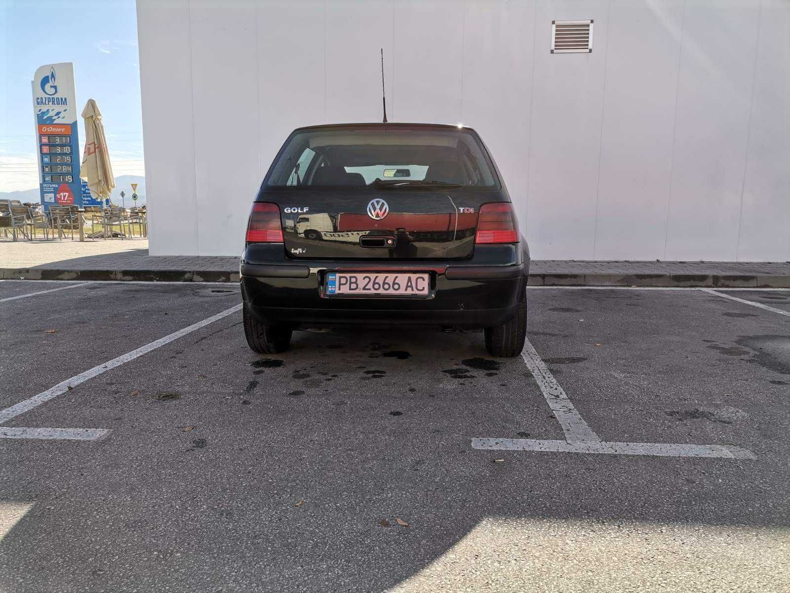 VW Golf 4 - 1.9 TDI, к.с. червени / Автоматик / 110 коня