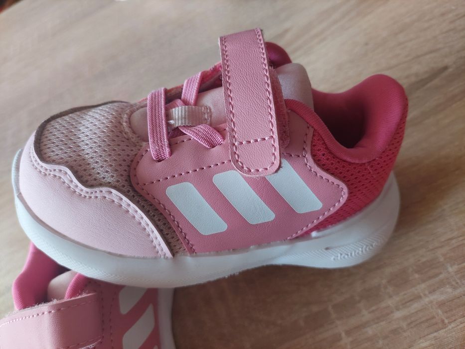 Adidas- детски маратонки за момиче