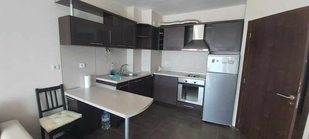 Дава се под наем Двустаен апартамент в Варна, Център - 67 кв.м за 459 € - Снимка #2