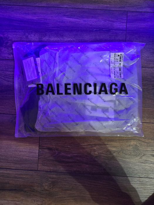 Tricou Balenciaga