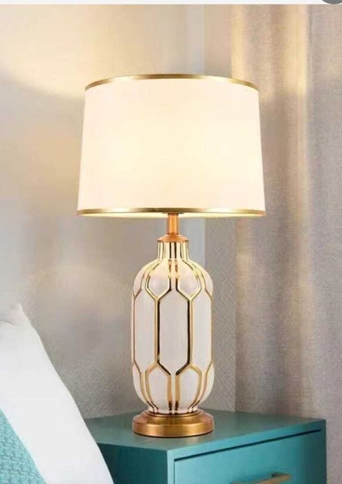 Премиальная настольная лампа с абажуром - Цвет Золотистый