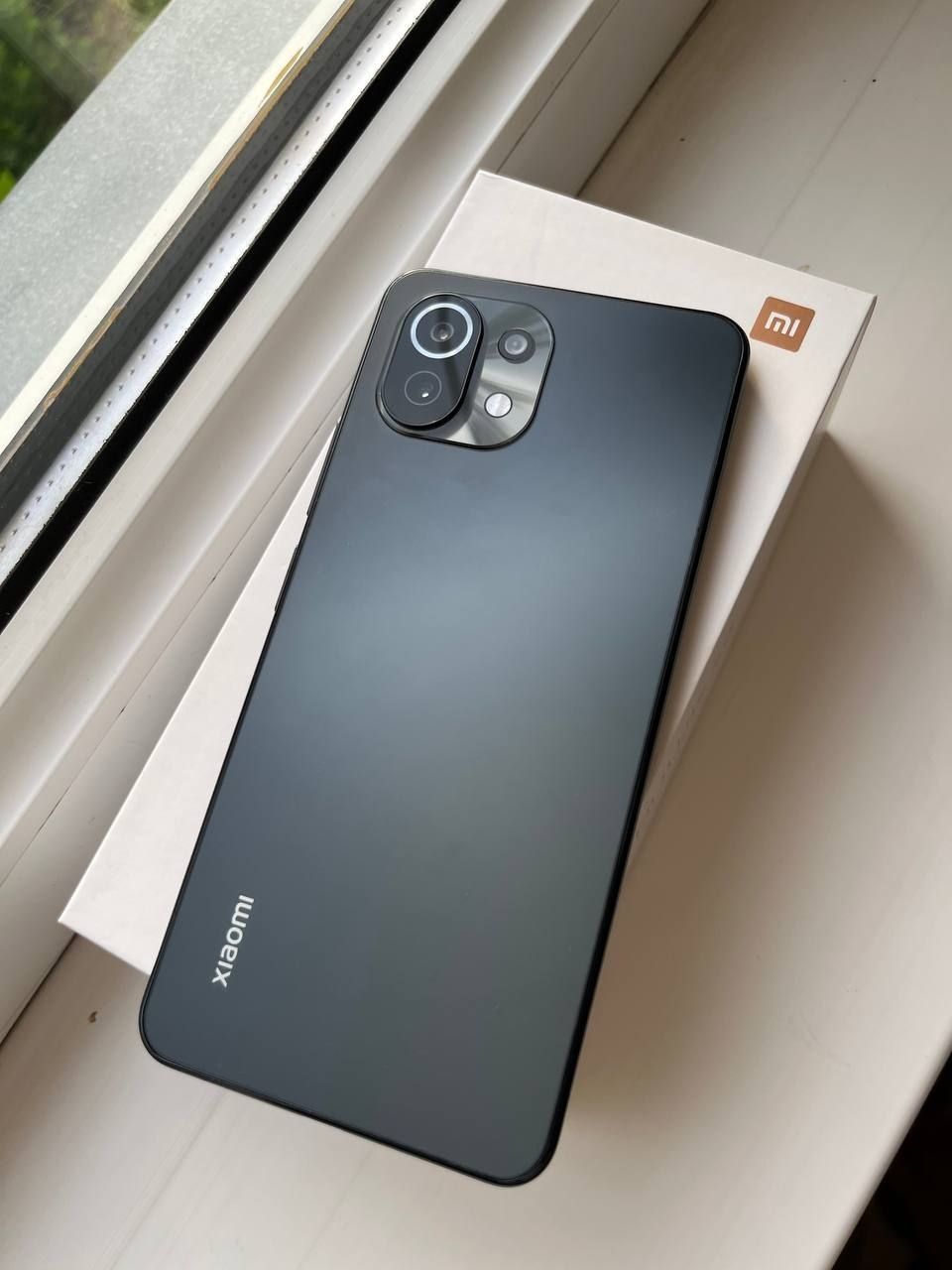 Продам Xiaomi mi 11 lite 5G NE