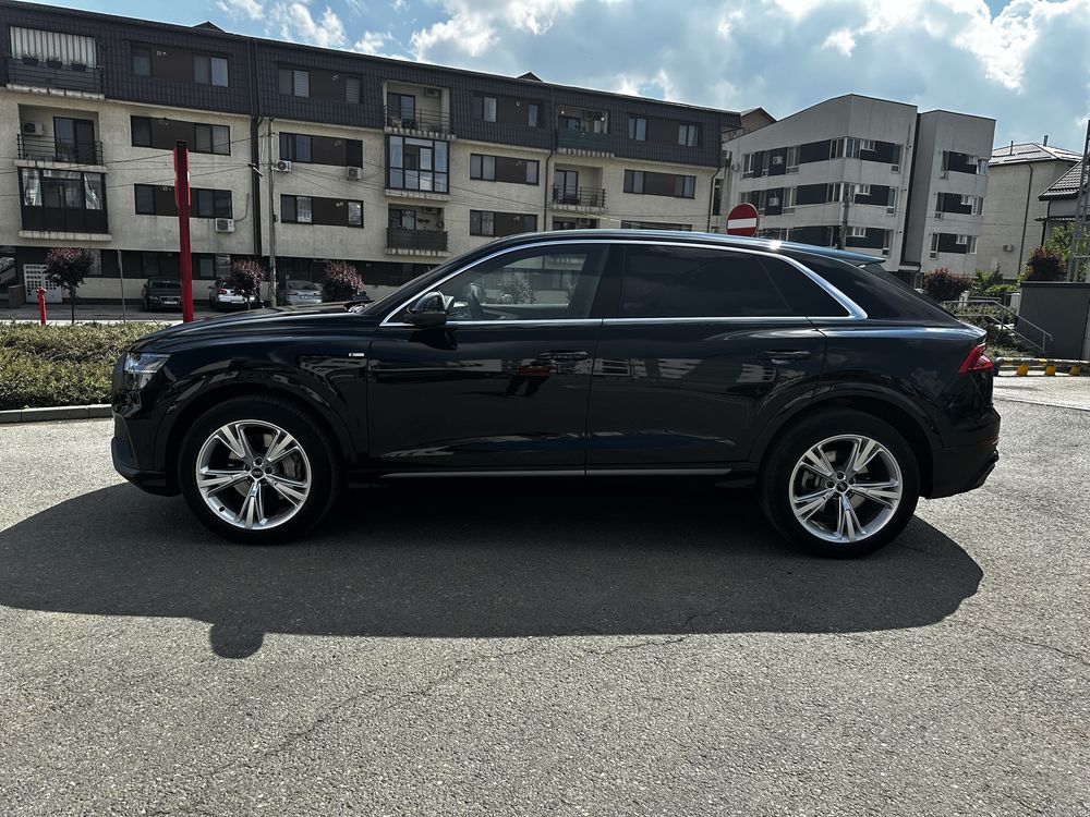 Vand Audi Q8, Garantie Audi pana in Aprilie 2025.