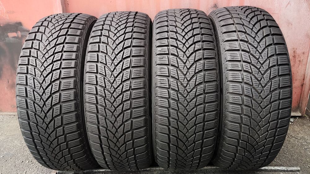 4бр. зимни гуми 195/55/16 Dayton, dot22
dot22
7.5/7.9mm
Добро състояни