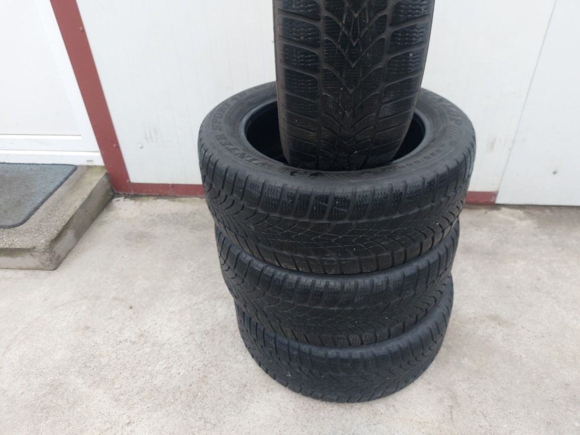 125 lei bucata! Set anvelope M+S/IARNA 225 55 17 Dunlop