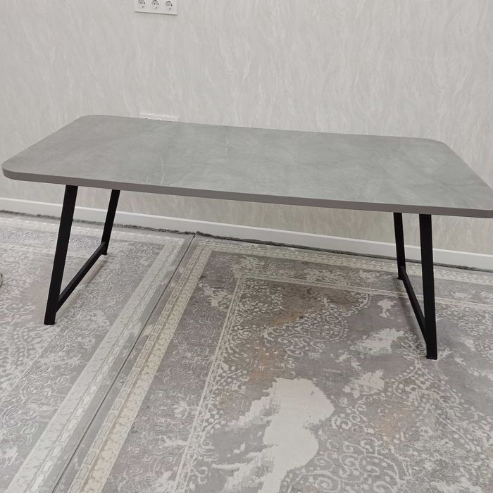 Стол кухонный обеденный