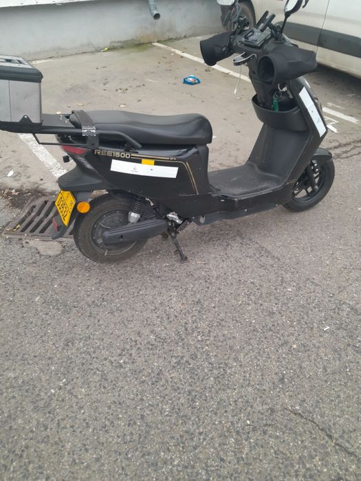 Vând scuter electric