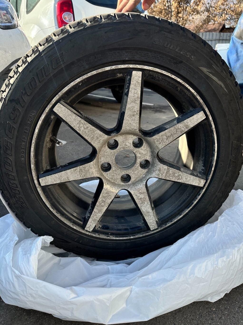 Зимние шины c дисками, размер 215/60R17