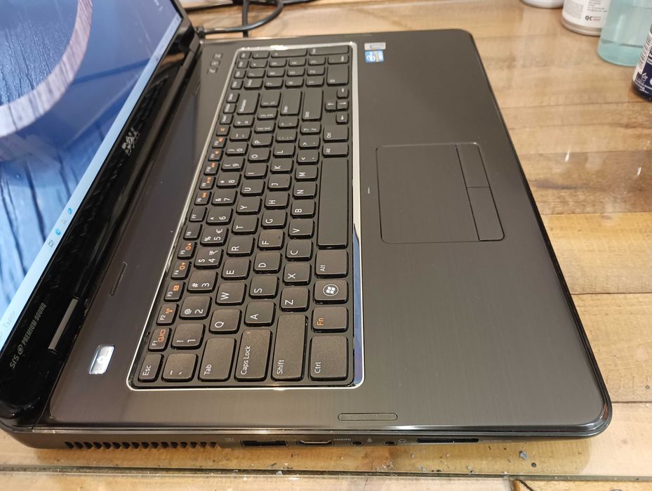 Лаптоп Dell Inspiron N7710 - i5 2450M / 17,3"