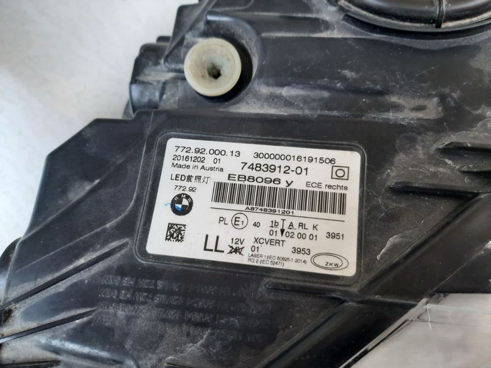 Десен фар за BMW G11
