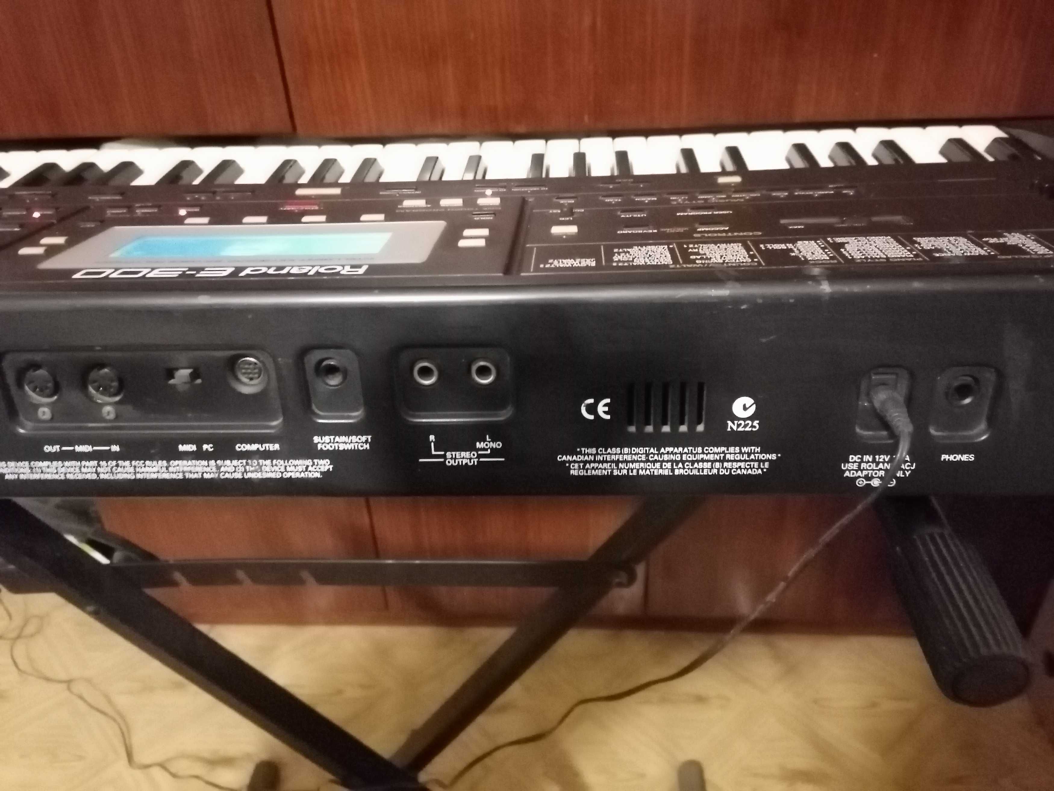 Синтезатор клавир йоника Roland E-300