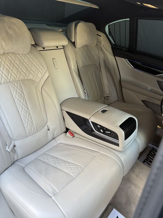 BMW 750i X-Drive
