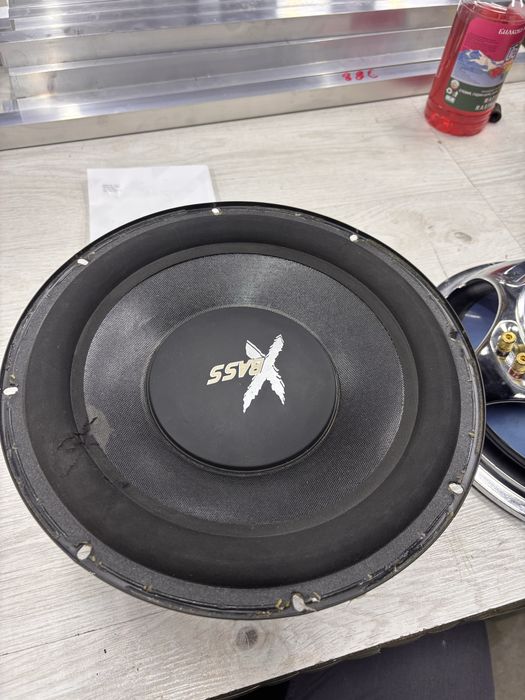 Продавам два говорителя – 12 инча, 4 ома.