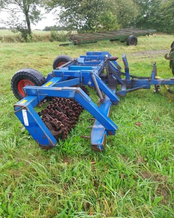 Tavalug 4,5 metri  pe roti