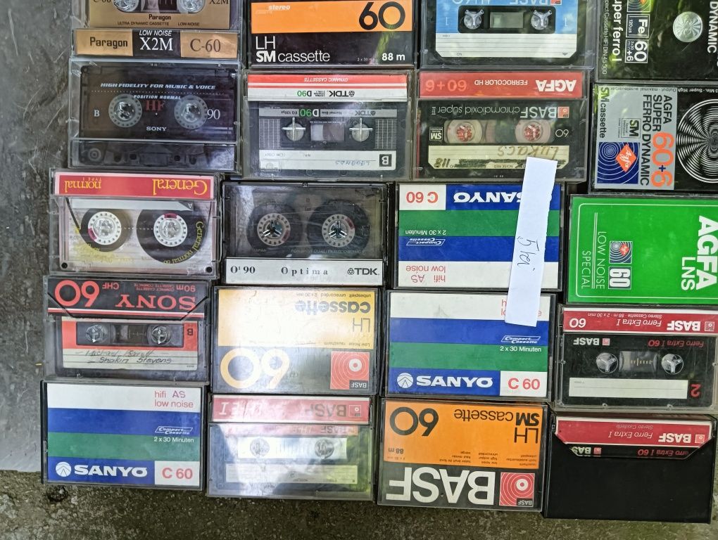 Lot 6,casete audio 46 bucati diferite