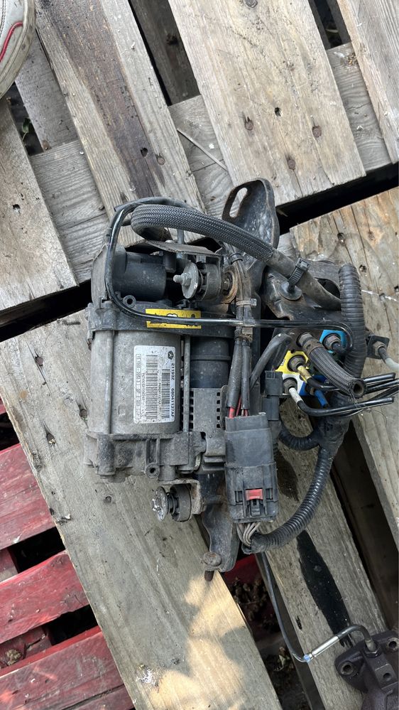 Compresor perne aer jeep Grand Cherokee piese dezmembrari