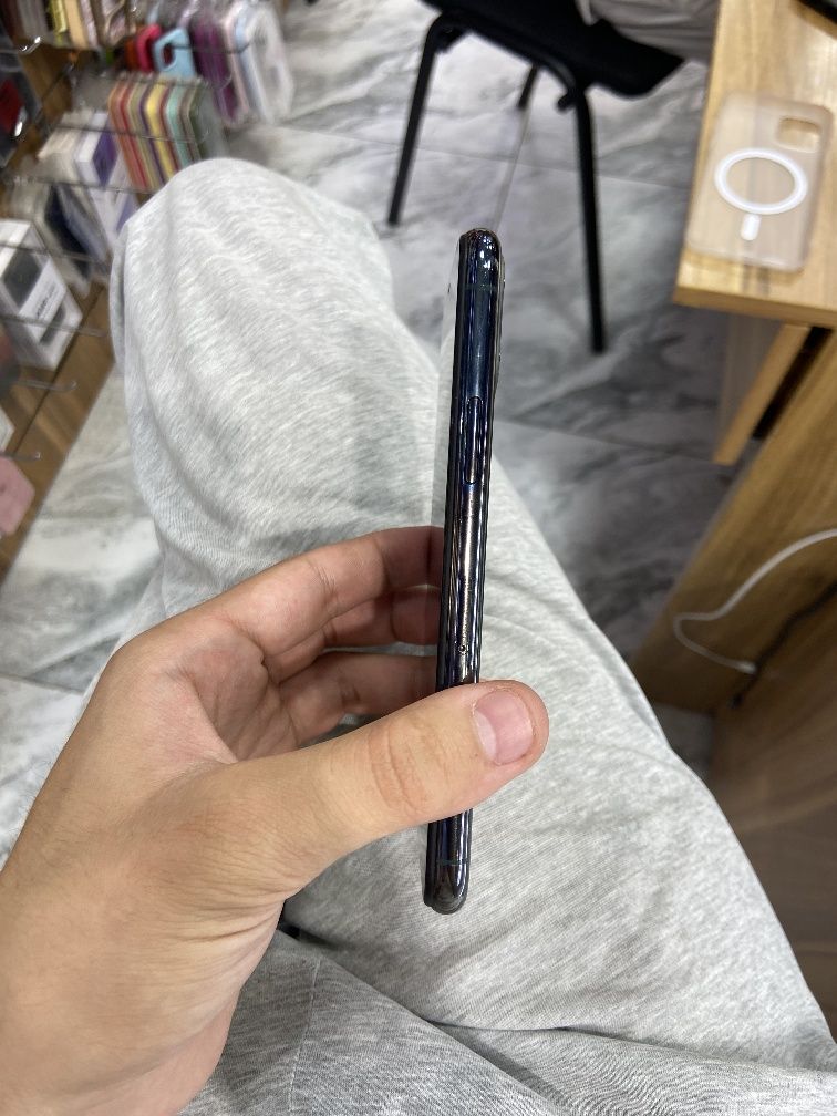 Iphone 11 pro green