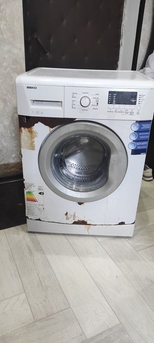 Продам стиральную машину автомат на запчасти.