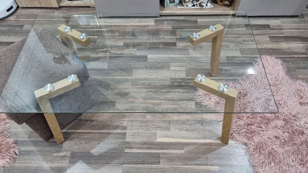 Masa sticla impecabila