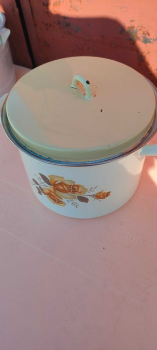 Кастрюли разные б/у