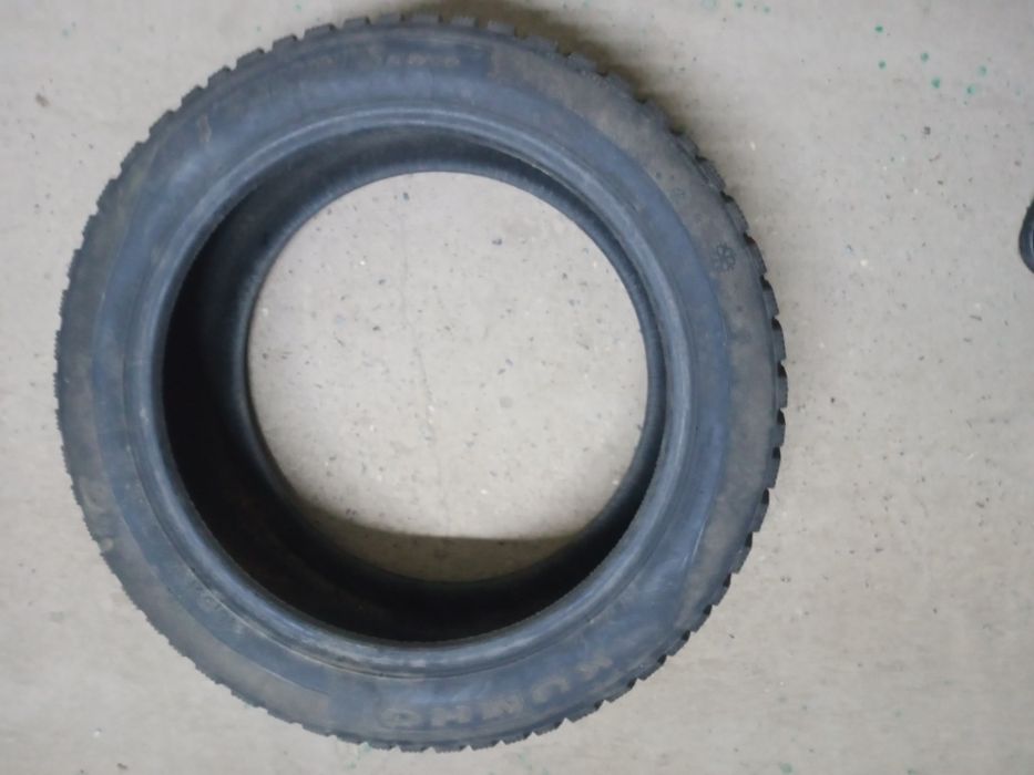 Шины зимние продается