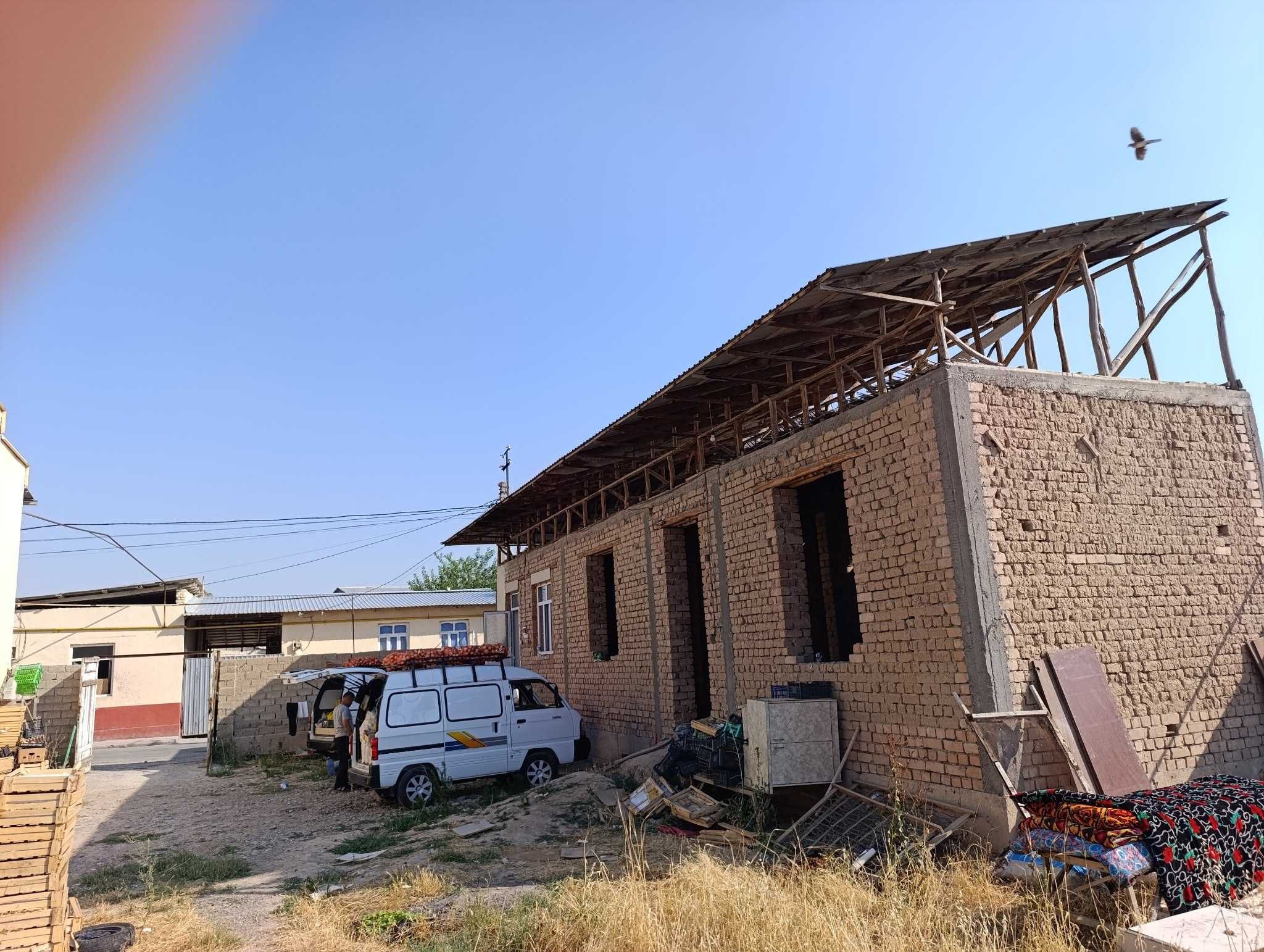 Bektemir ROVD orqasida 4 sotix uy sotiladi