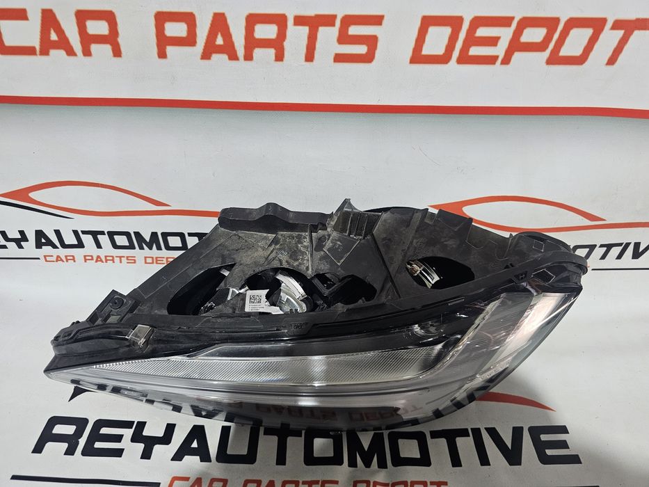 Far stanga full led active Volvo S90 V90 cod 31655137 avariat