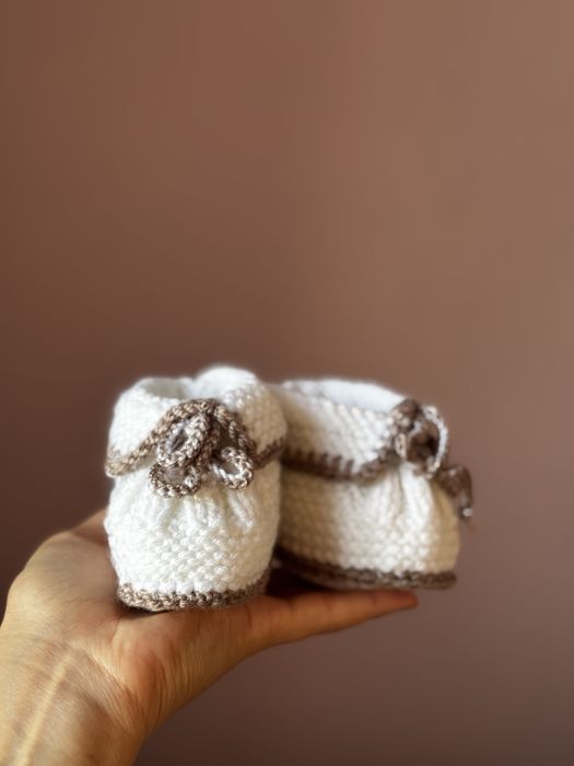 Детские вязаные пинетки