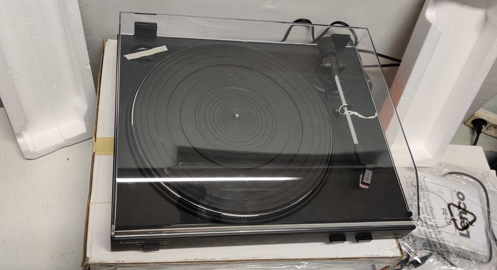 muzica Lenco L 3867 pick up nou cutie vinil muzica
