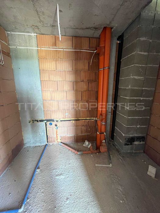 Продава се Четиристаен апартамент в Пловдив, Остромила - 189 кв.м за 1150 €/кв.м - Снимка #7