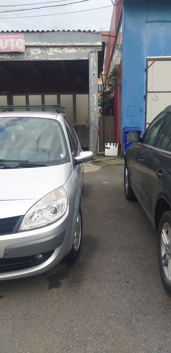 Vînd urgent renault scenic 2 an 2008