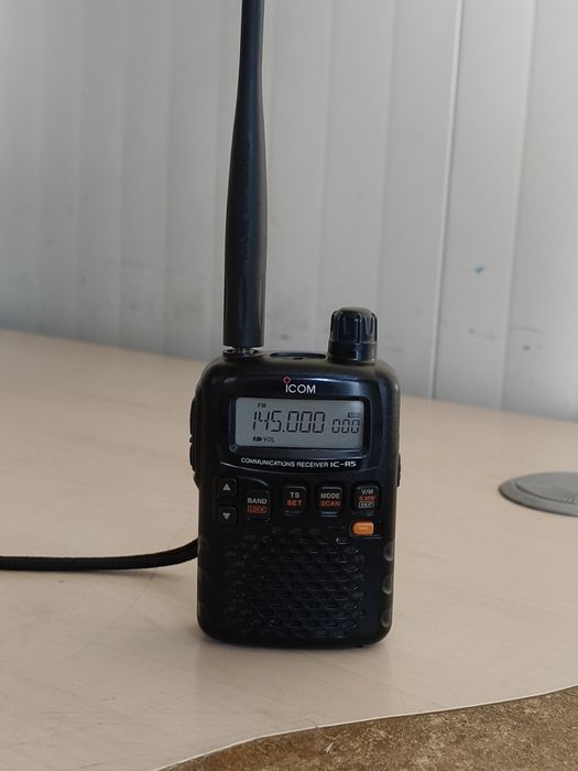 Scanner radio profesional Icom IC-R5