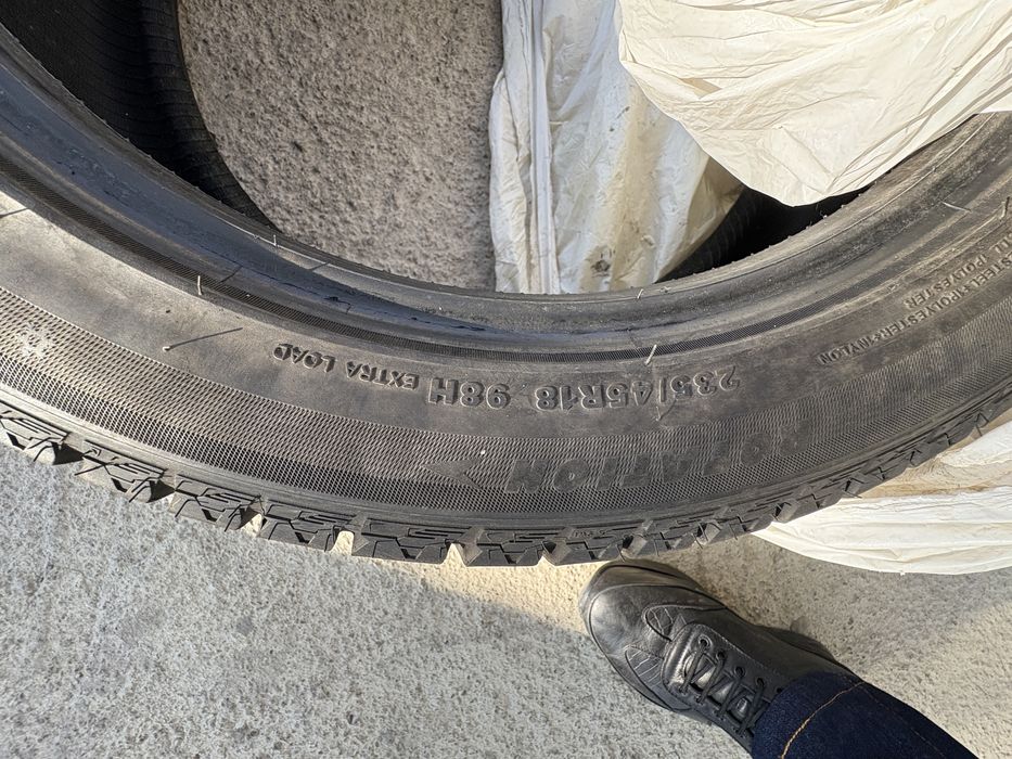 Продаю зимнюю шину почти новая