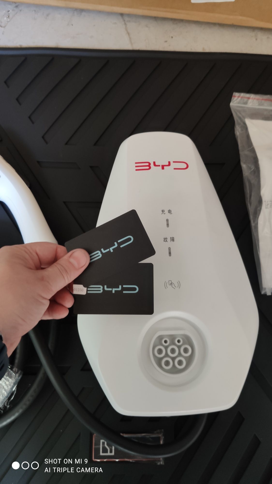 Зарядная станция BYD, 7кВт, 32A, GBT, карточный доступ