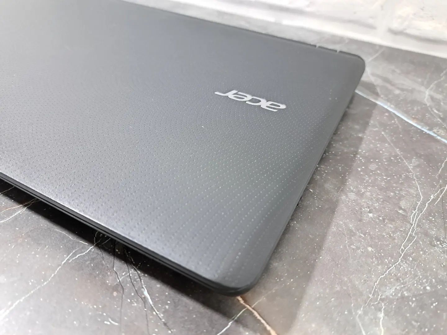 Продам ноутбук ACER Aspire ES1-533