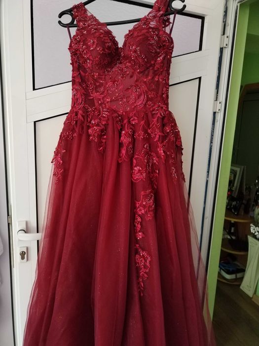 Абитуриентска рокля