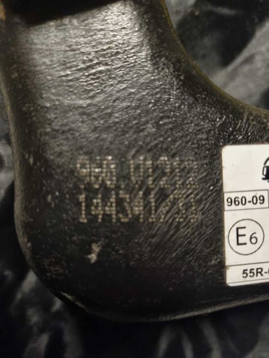 Теглич за Мерцедес оригинален