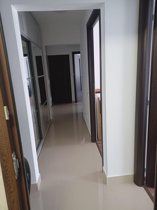 Apartament 3 camere Scornicesti