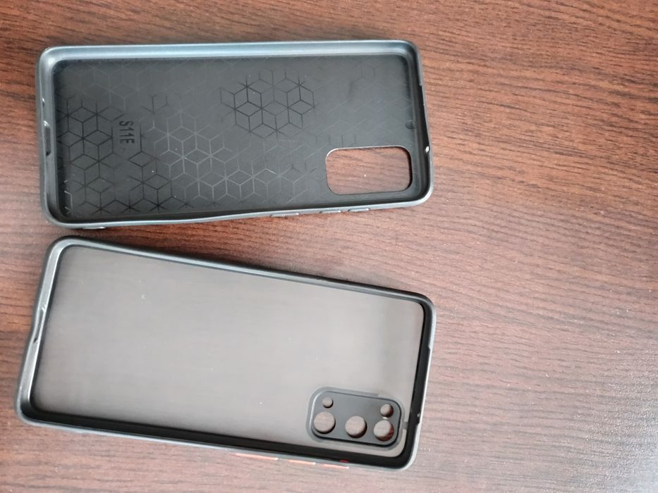 Huse și folii Samsung S20