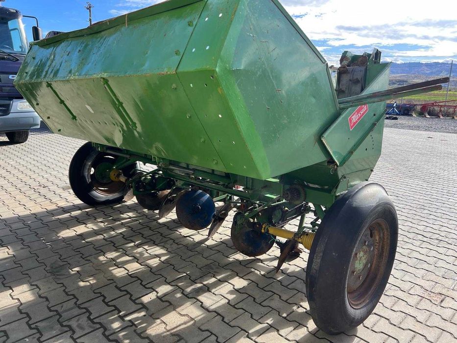 Plantator cartofi Hassia - 4 randuri , basculabil