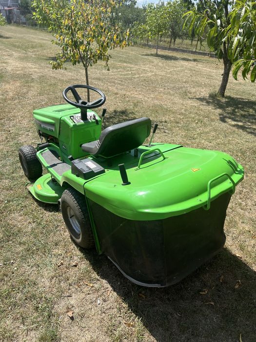 Tractoras Gazon Iarba 12CP cu cos Impecabil