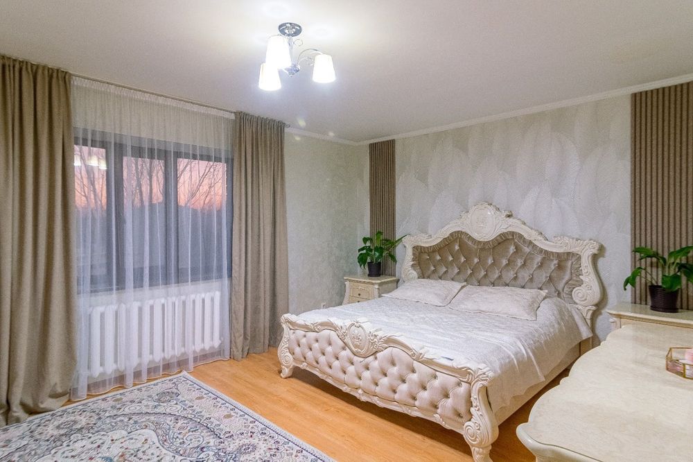 Продается спальный гарнитур