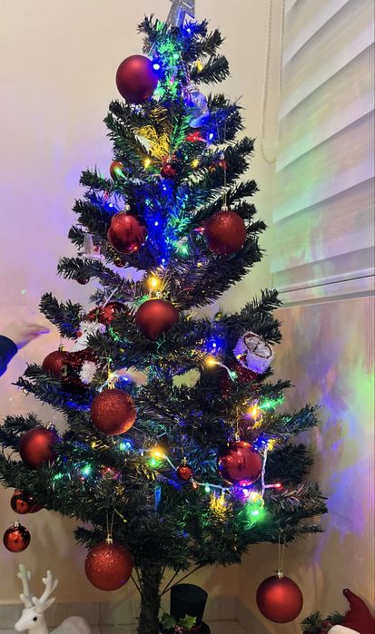 Продавам коледна Елха