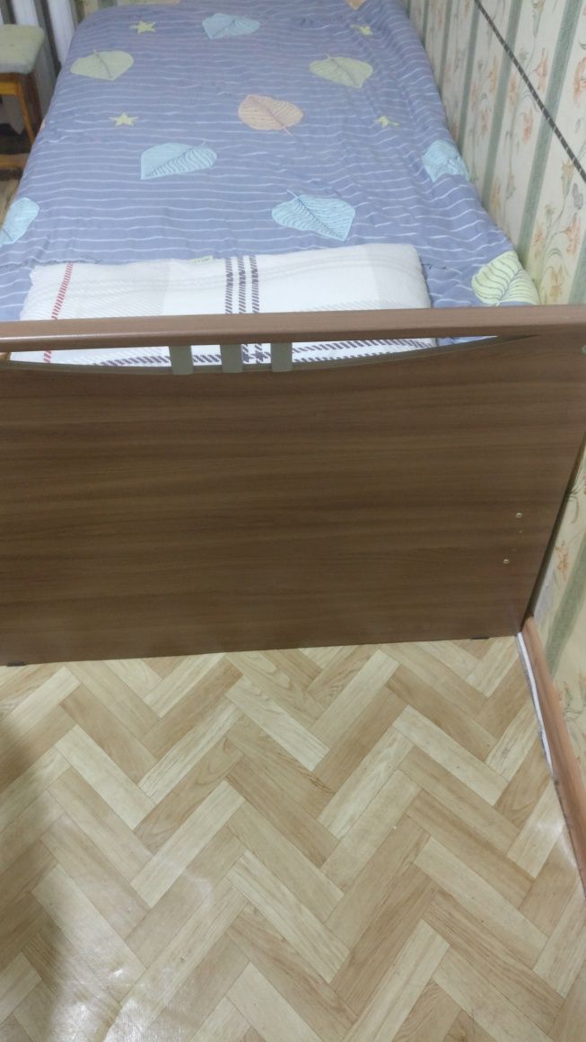 Односпальная кровать