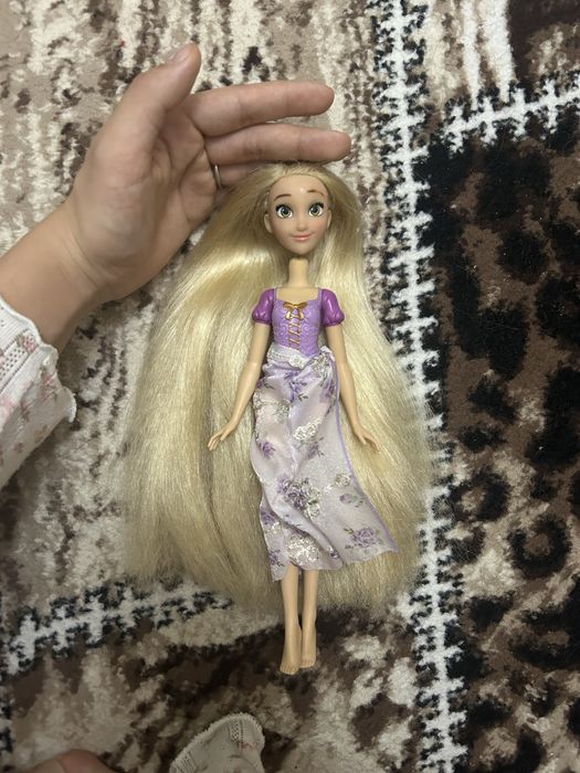 Кукла Рапунцель с дефектом