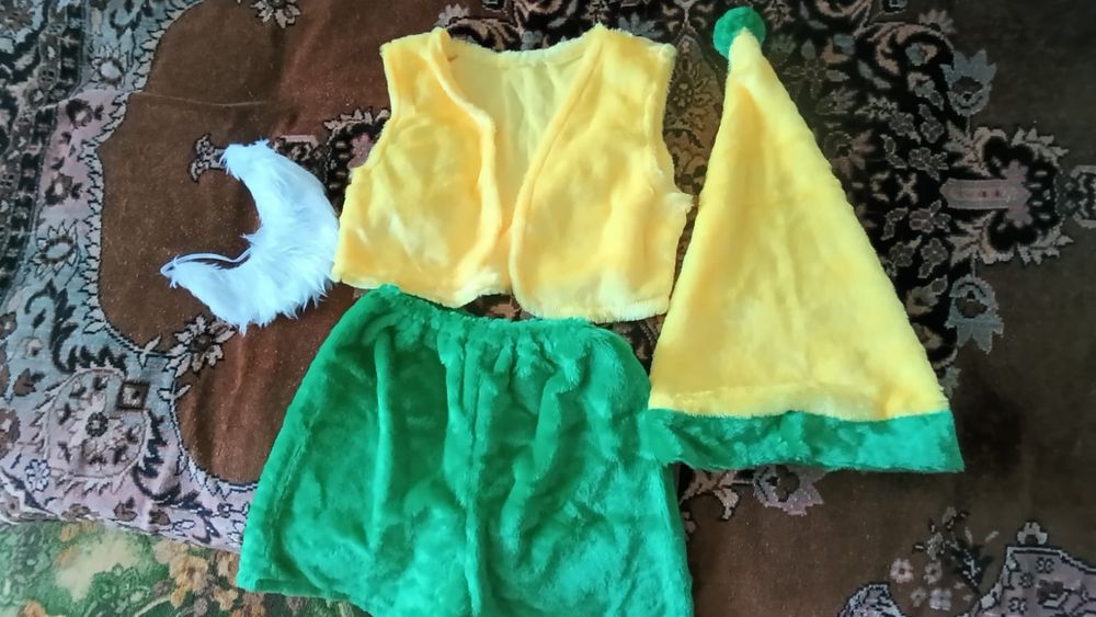 Продам новогодний костюм детский